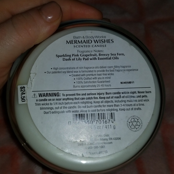 Bath & body works mermaid wishes candle - Picture 3 of 3
